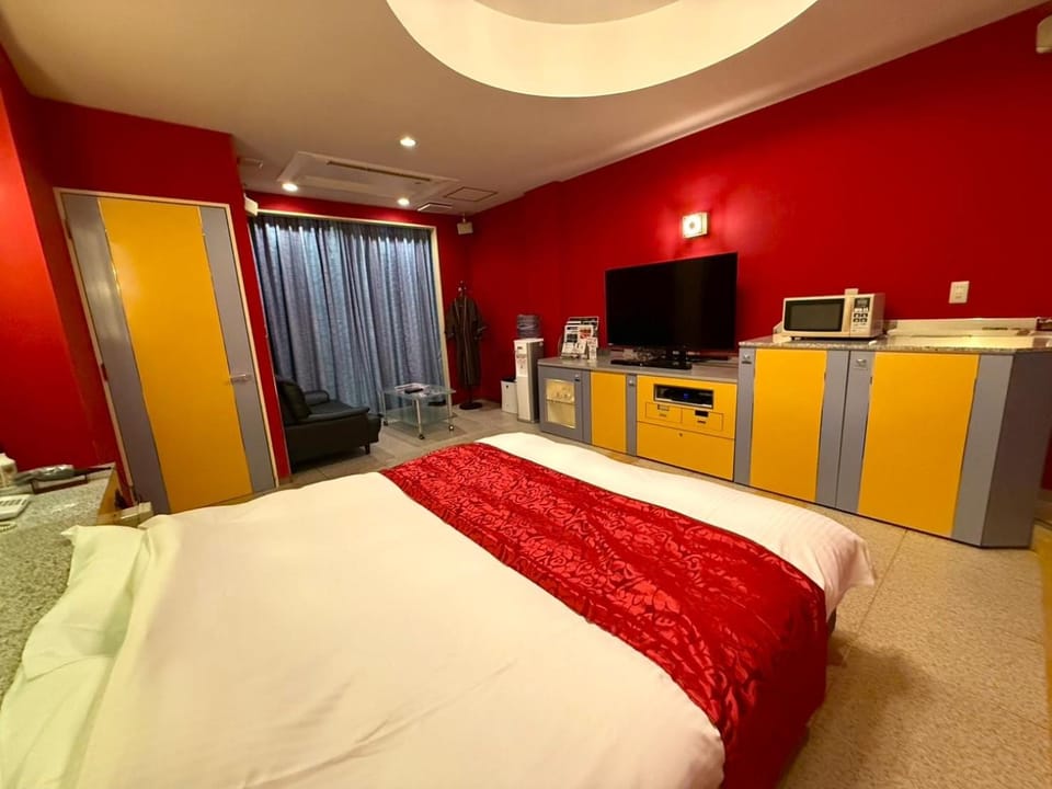 Bed, Living room, Photo of the whole room