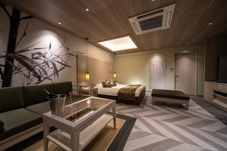 ホテル憩ICOI Adult Only 男塾ホテルグループ Love hotel in Shiga, Japan