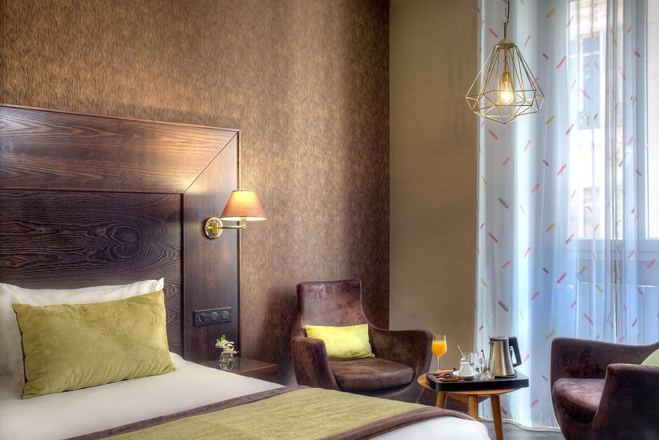 Photo of the whole room, On site