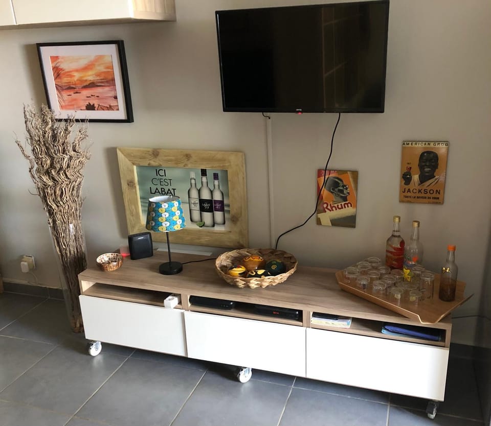 Communal lounge/ TV room, TV and multimedia