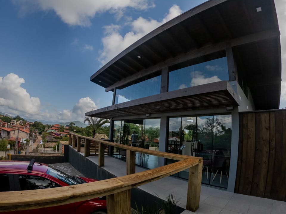 Property building, Restaurant/places to eat, Breakfast