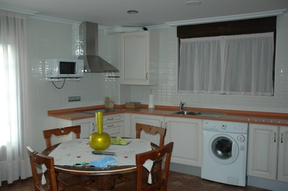 Day, Dining area