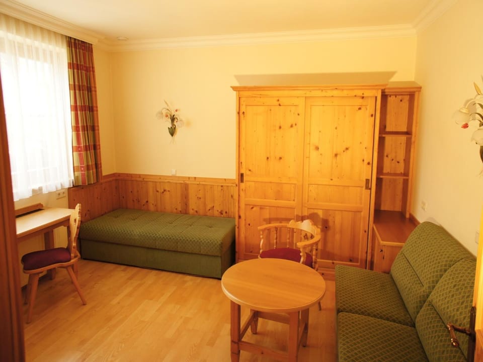 Day, Living room