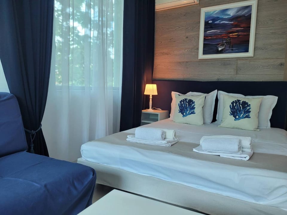 Bed, Photo of the whole room