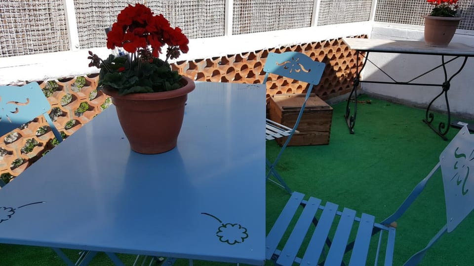 Appartement avec terrasse quartier Montplaisir Apartment in Arles