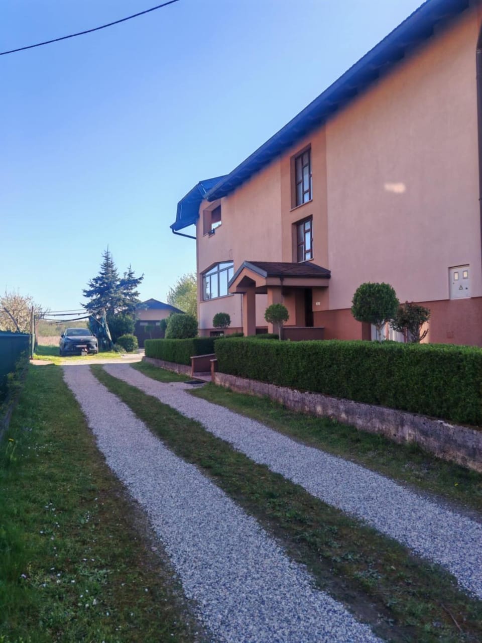 Facade/entrance