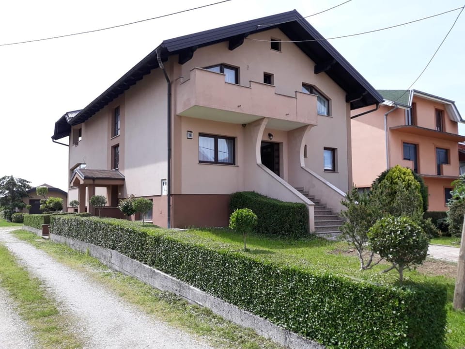 Property building, Day, Garden, Garden view