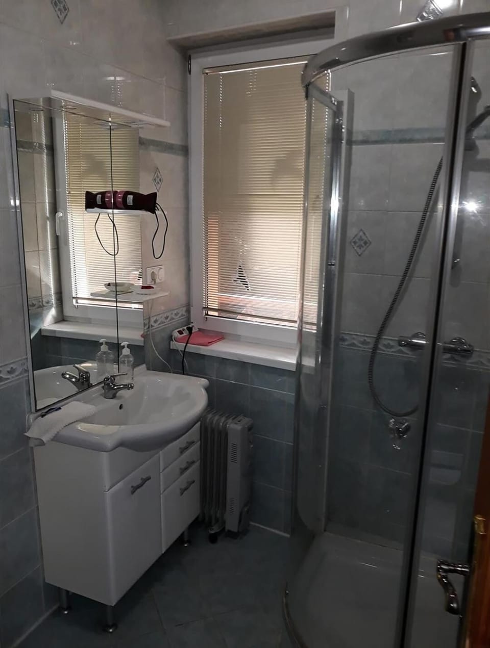 Shower, Bathroom