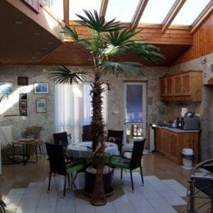 Kitchen or kitchenette, Living room, Seating area, Dining area, minibar, stove