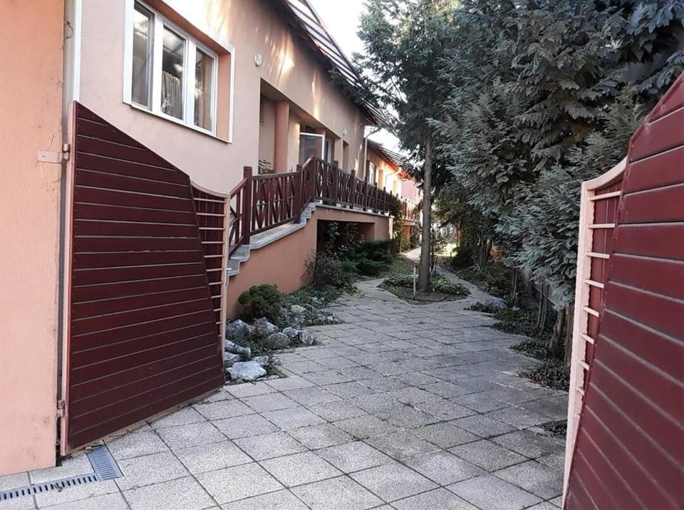 Property building, Neighbourhood, Street view
