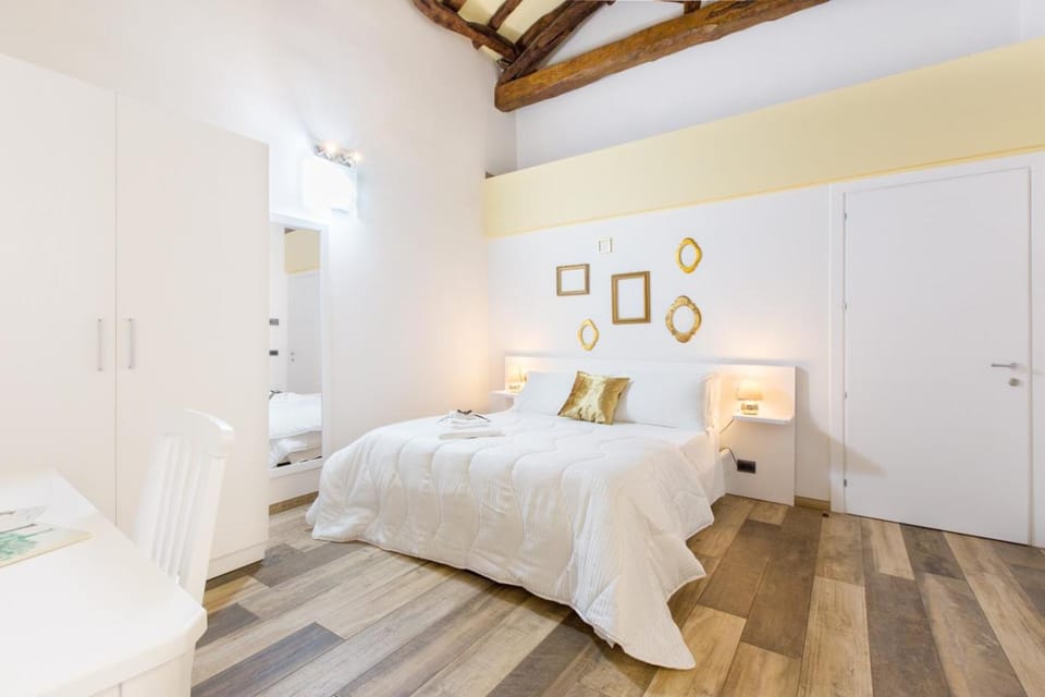 Bed, Photo of the whole room, Bedroom, wardrobe