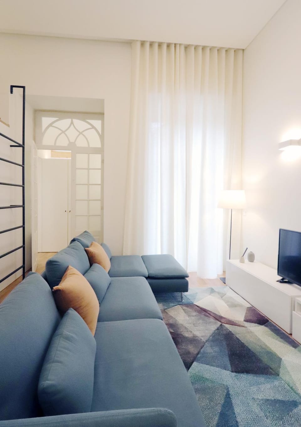 TV and multimedia, Living room, Seating area