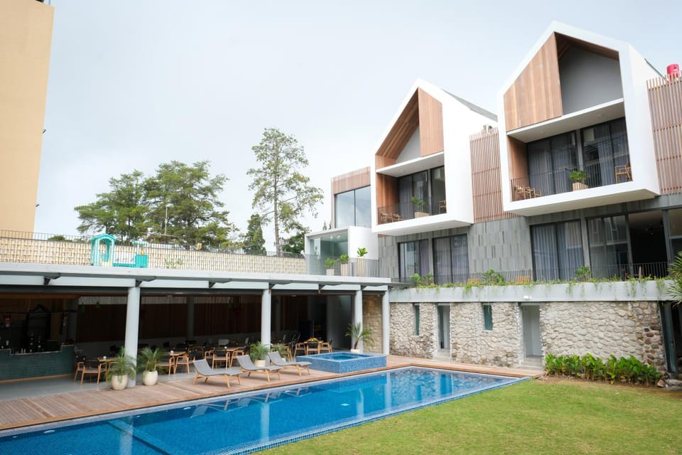 Property building, Restaurant/places to eat, Swimming pool