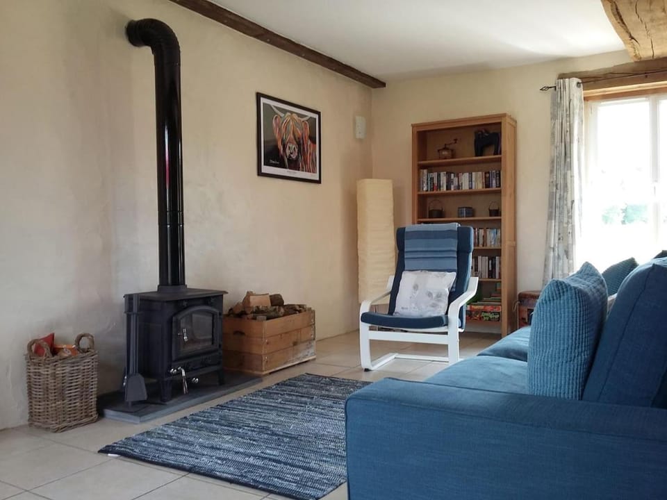 Library, TV and multimedia, Living room, Seating area