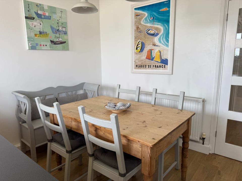 Dining area, kitchen