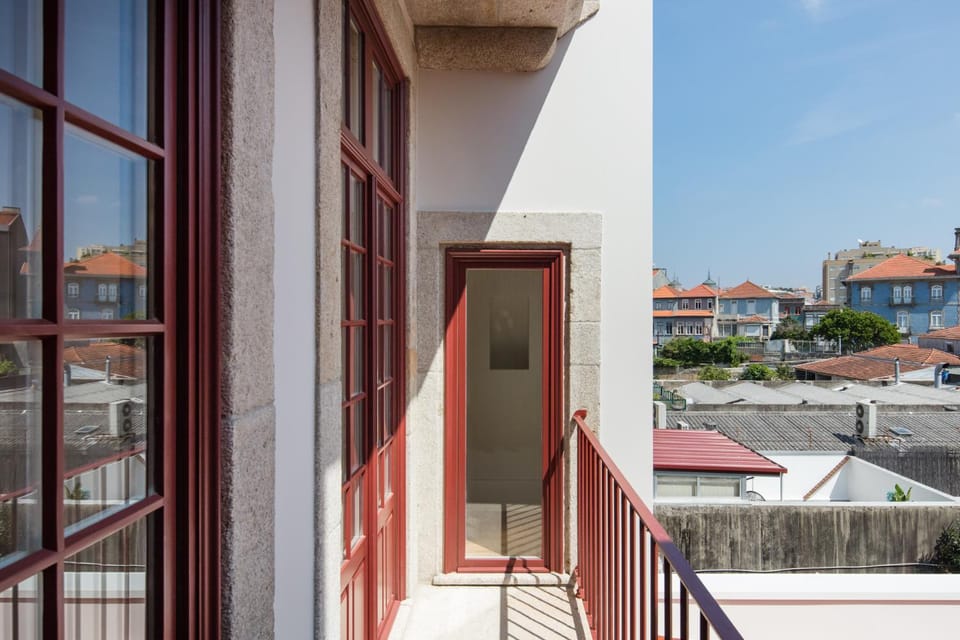 Neighbourhood, Balcony/Terrace, City view
