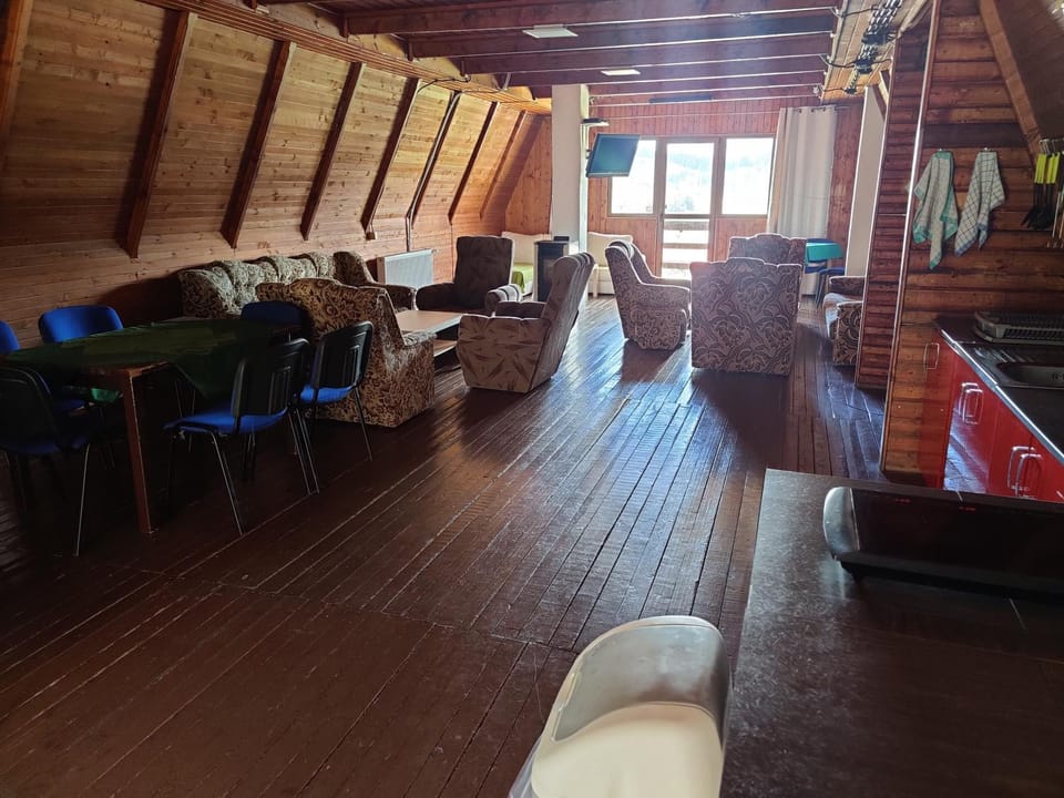 Communal lounge/ TV room