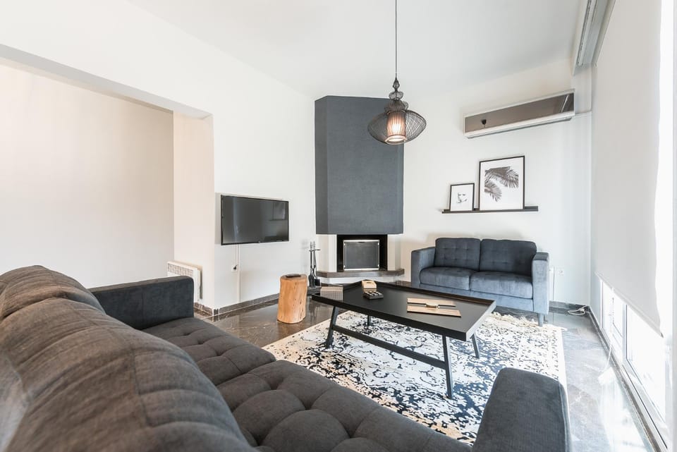 Communal lounge/ TV room, Living room