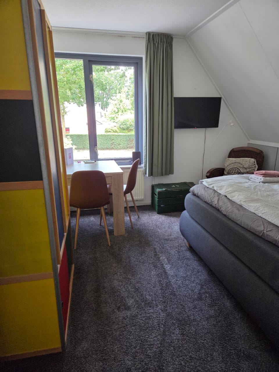 Bed, Photo of the whole room