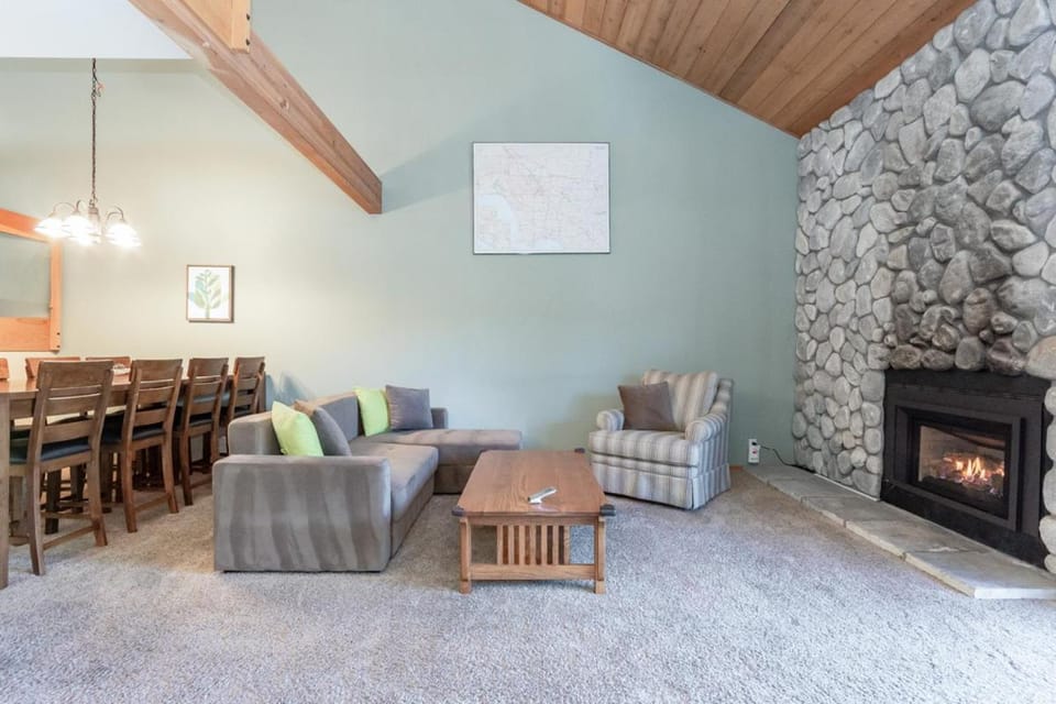 Snowcreek IV 588 House in Mammoth Lakes