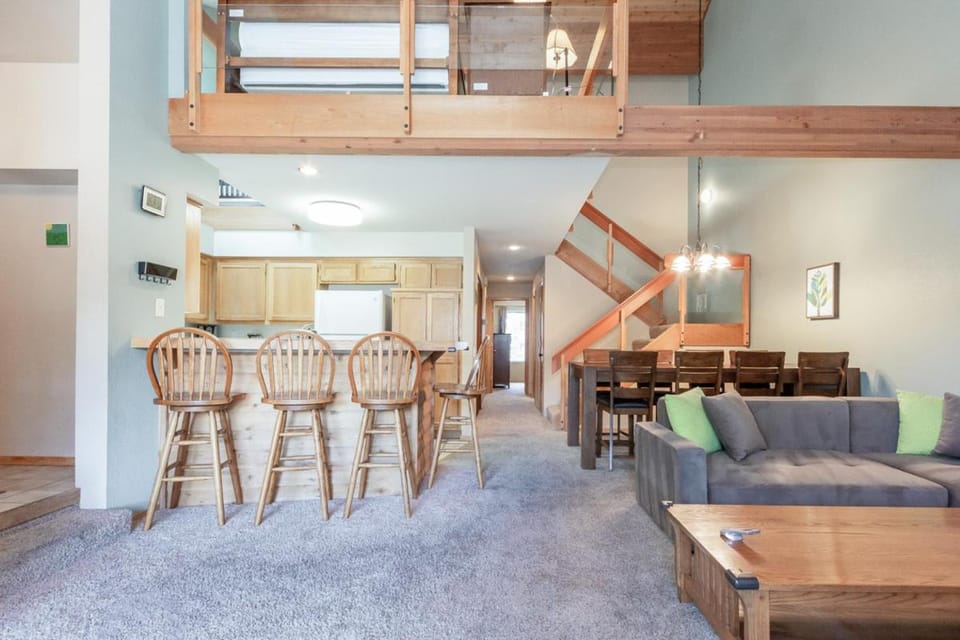Snowcreek IV 588 House in Mammoth Lakes