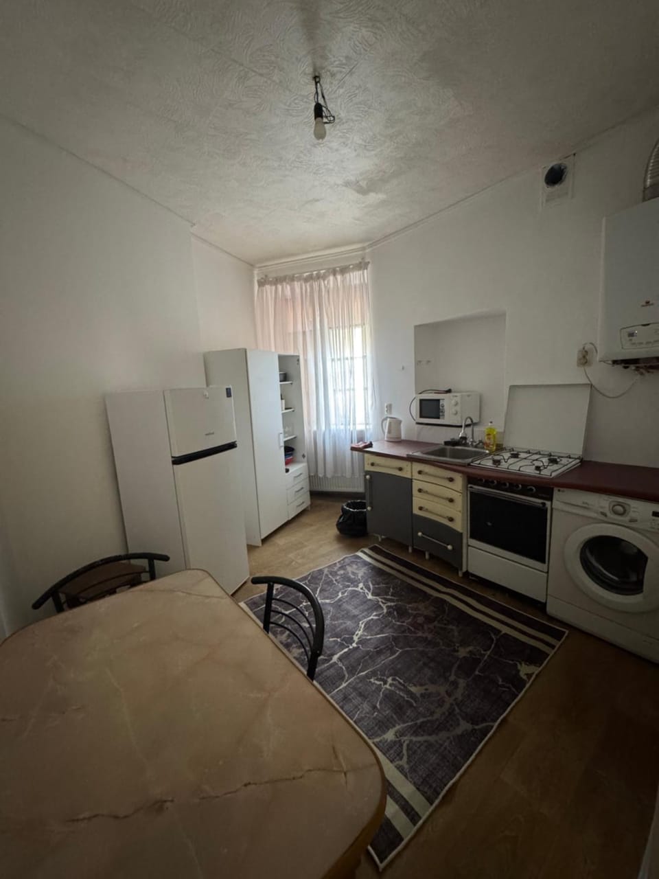 1кім апарт поруч Оперного театру поруч тгц Форум на Ветеранів Apartment in Lviv