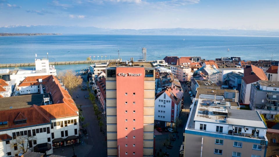 Bird's eye view, Street view