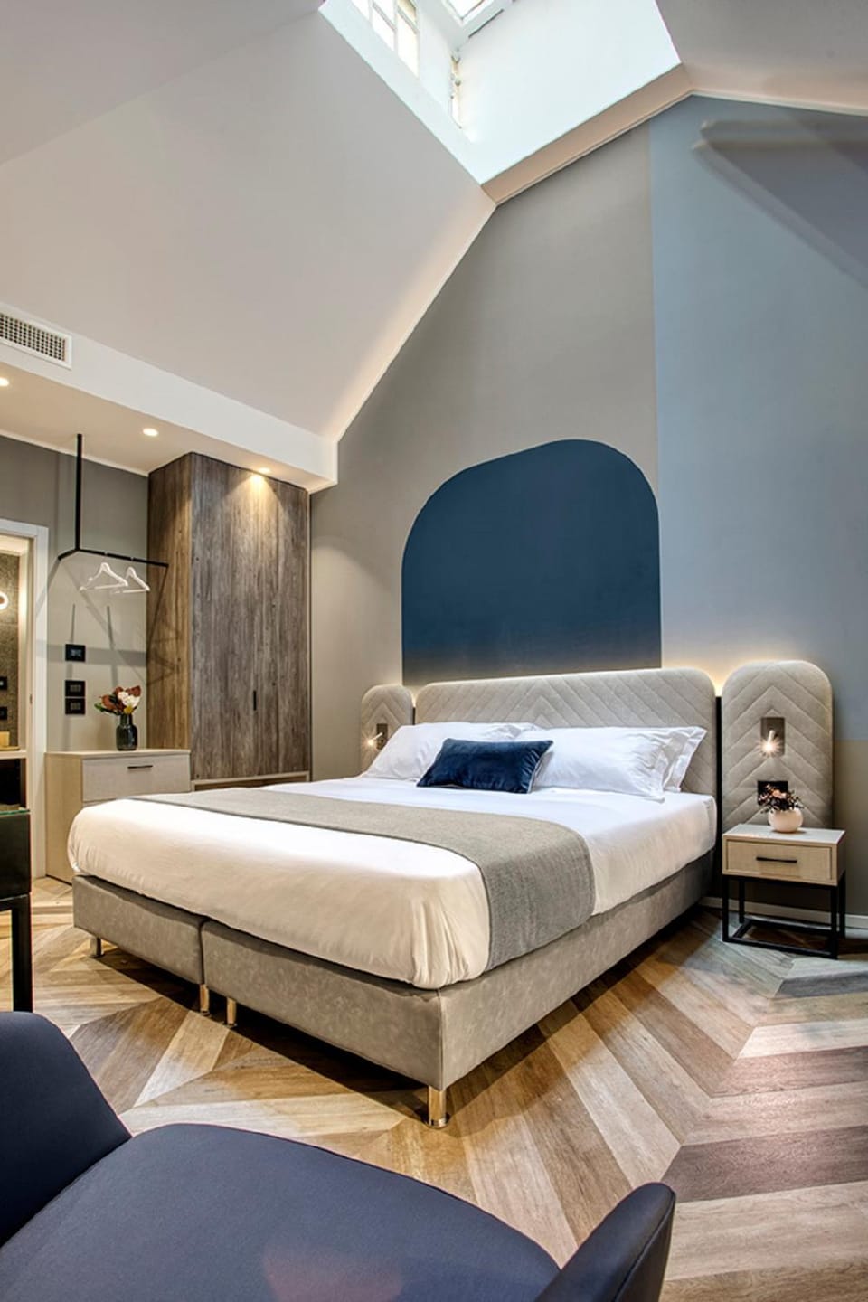 Property building, Bed, Photo of the whole room