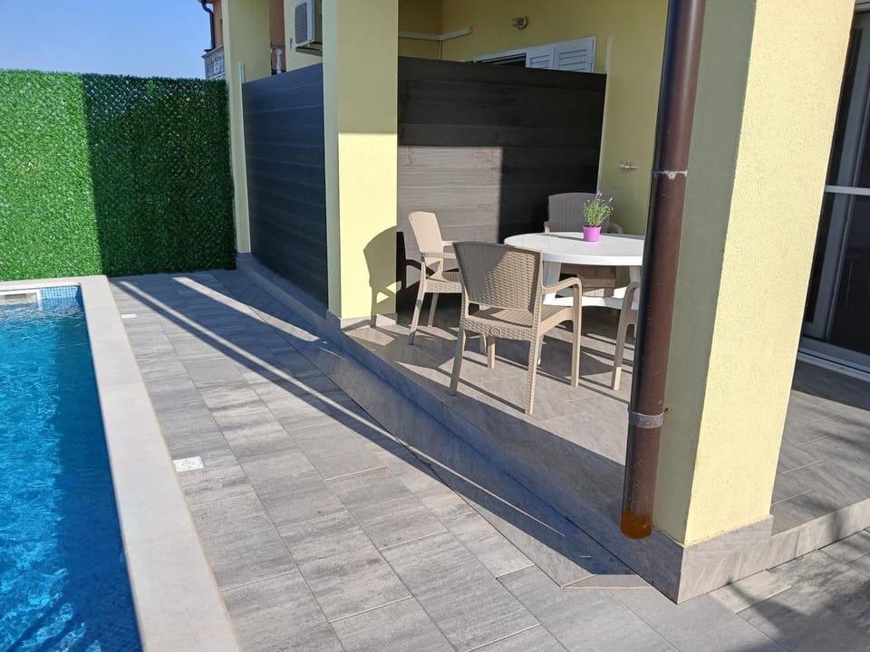 Patio, Balcony/Terrace, Swimming pool