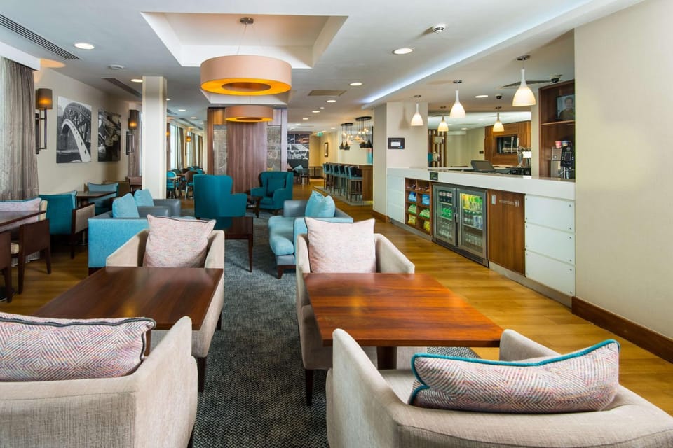 Restaurant/places to eat, Lobby or reception