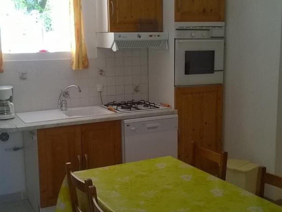 Charmant Gîte Familial à 1km de la Plage avec Jardin, Wifi et Cheminée, Côte d'Opale - FR-1-376-102 House in Wimereux