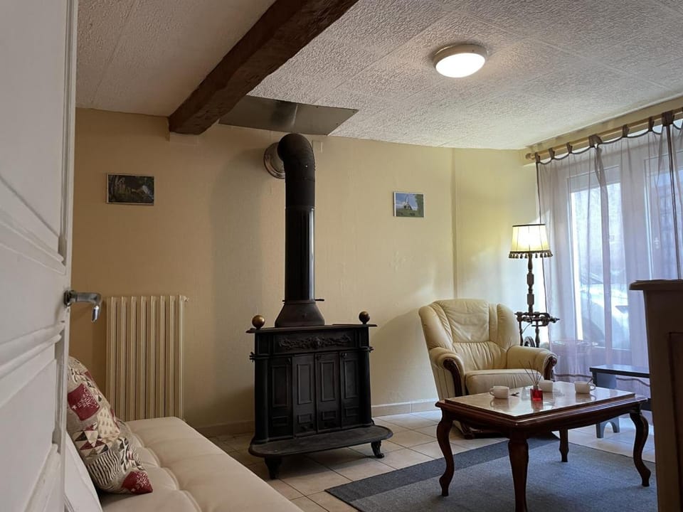 Maison de charme à Arfeuilles pour randonnées - FR-1-489-52 House in Auvergne-Rhône-Alpes