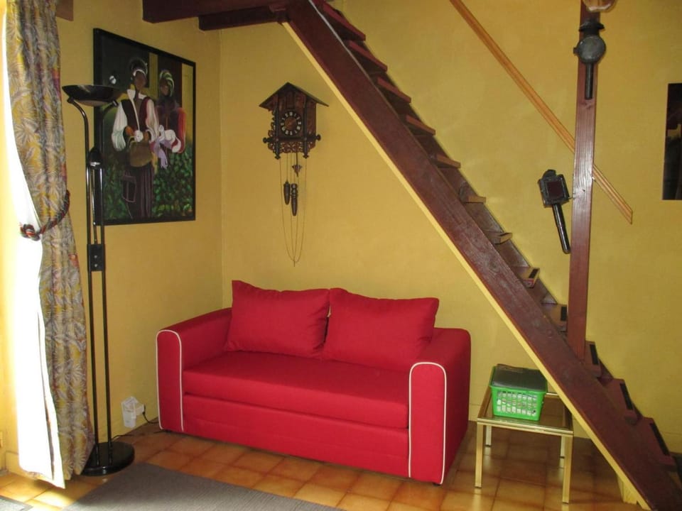 Charmante maisonnette avec piscine partagée - FR-1-489-131 House in Auvergne-Rhône-Alpes