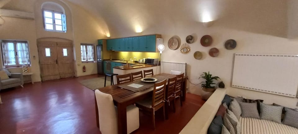 Dining area, kitchen