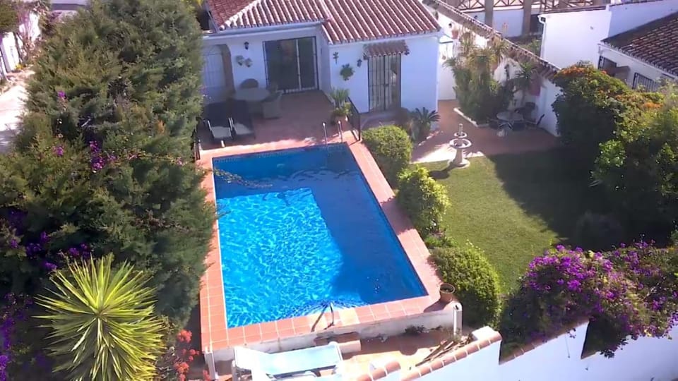 BONITA VILLA EN NERJA CASA PALOMAS Villa in Nerja