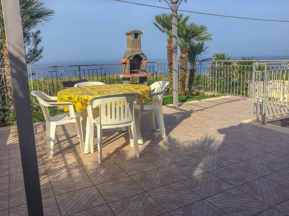 Patio, BBQ facilities, Balcony/Terrace