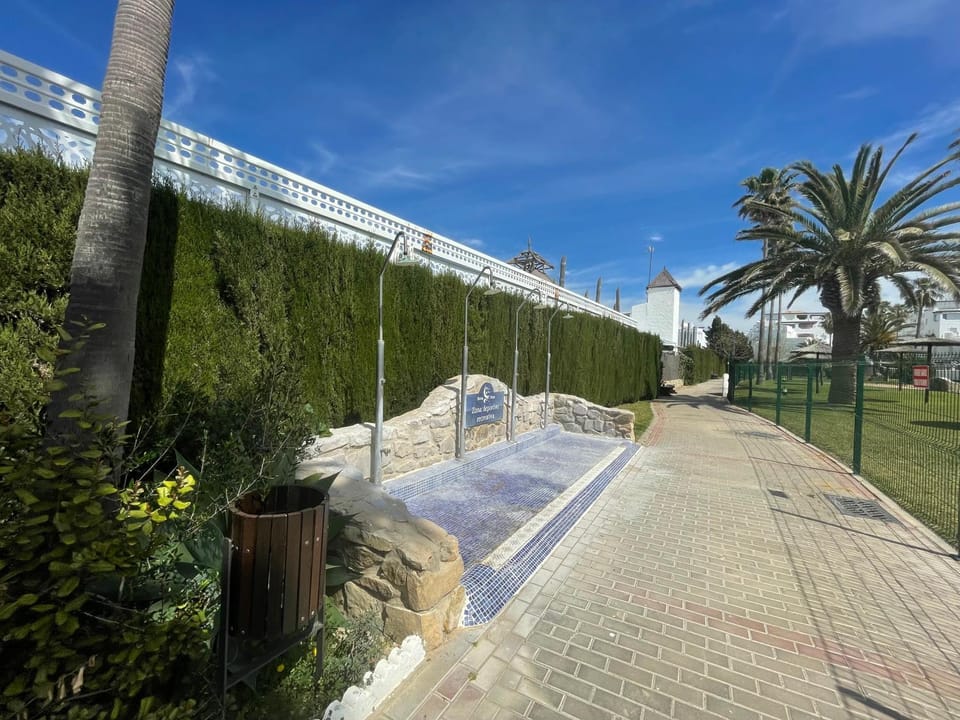 Shower, Swimming pool