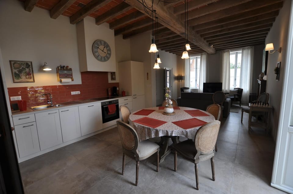 Gite Les Robins House in Bourgogne-Franche-Comté