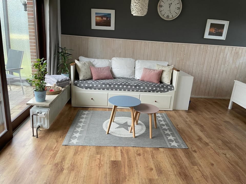 Living room, Bedroom