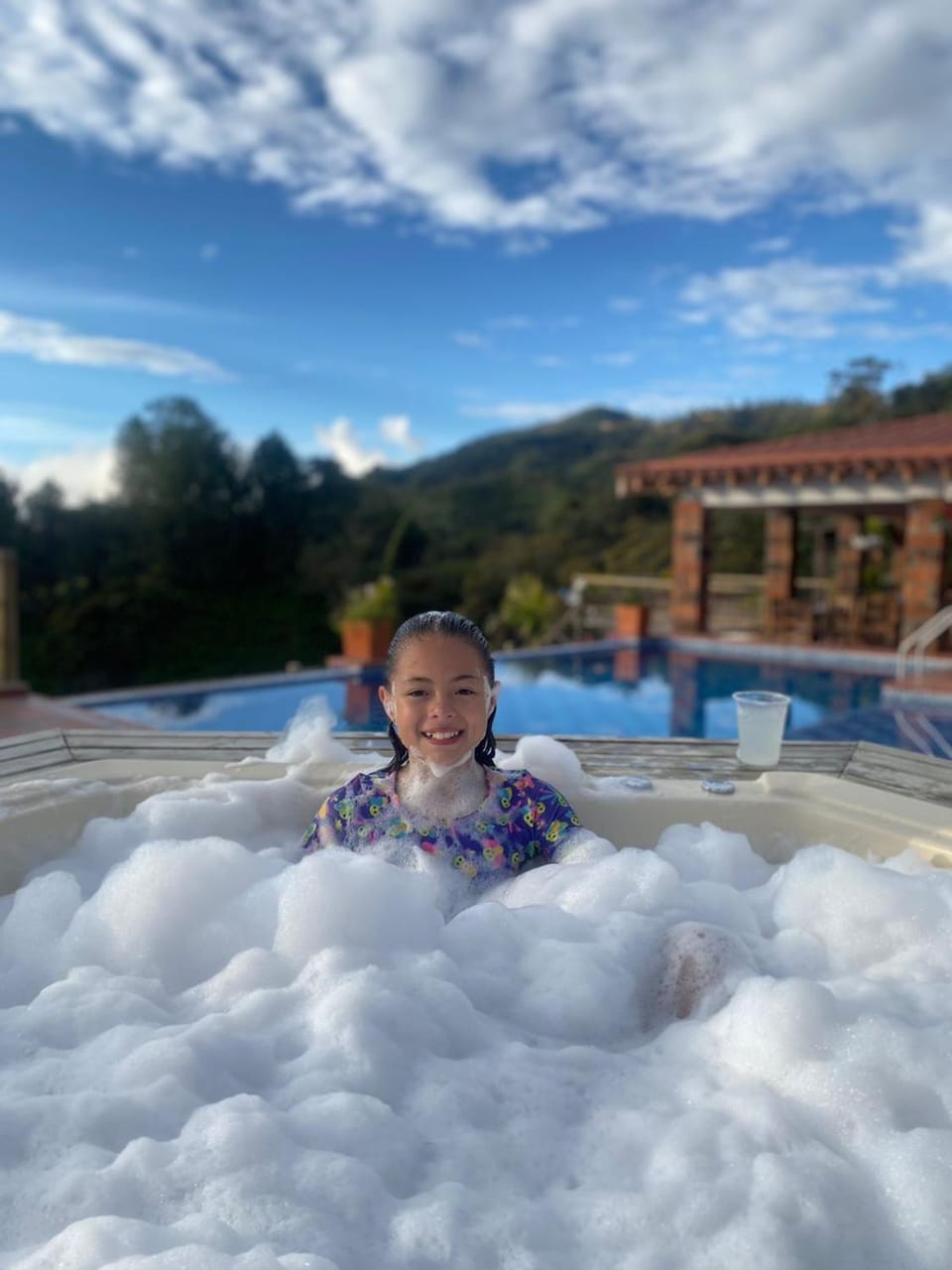 Day, Natural landscape, Hot Tub, Mountain view, Pool view, Swimming pool, group of guests