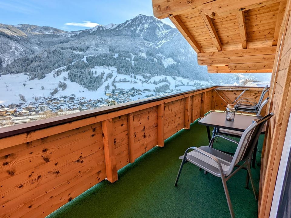 View (from property/room), Balcony/Terrace
