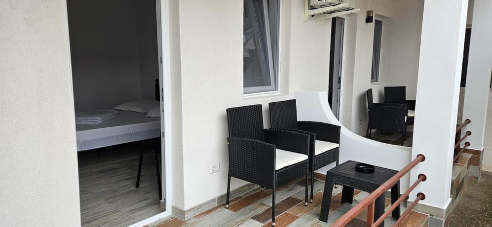 Property building, Balcony/Terrace