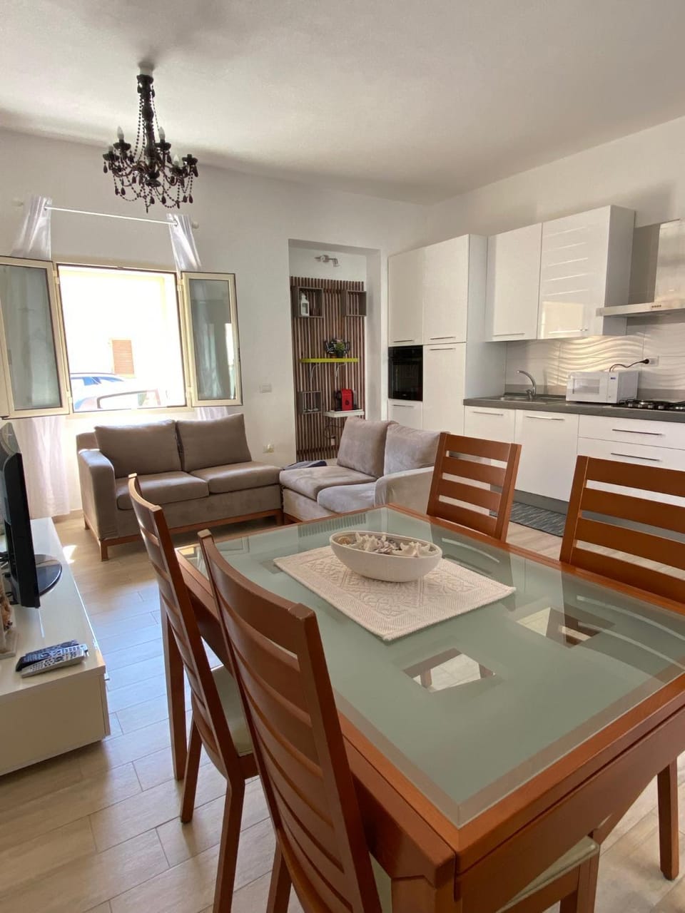 Kitchen or kitchenette, Living room, Dining area