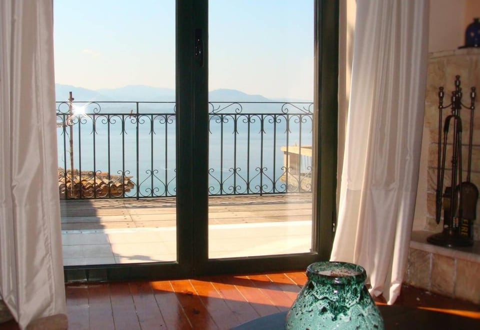 Melpomeni Villa House in Decentralized Administration of the Aegean