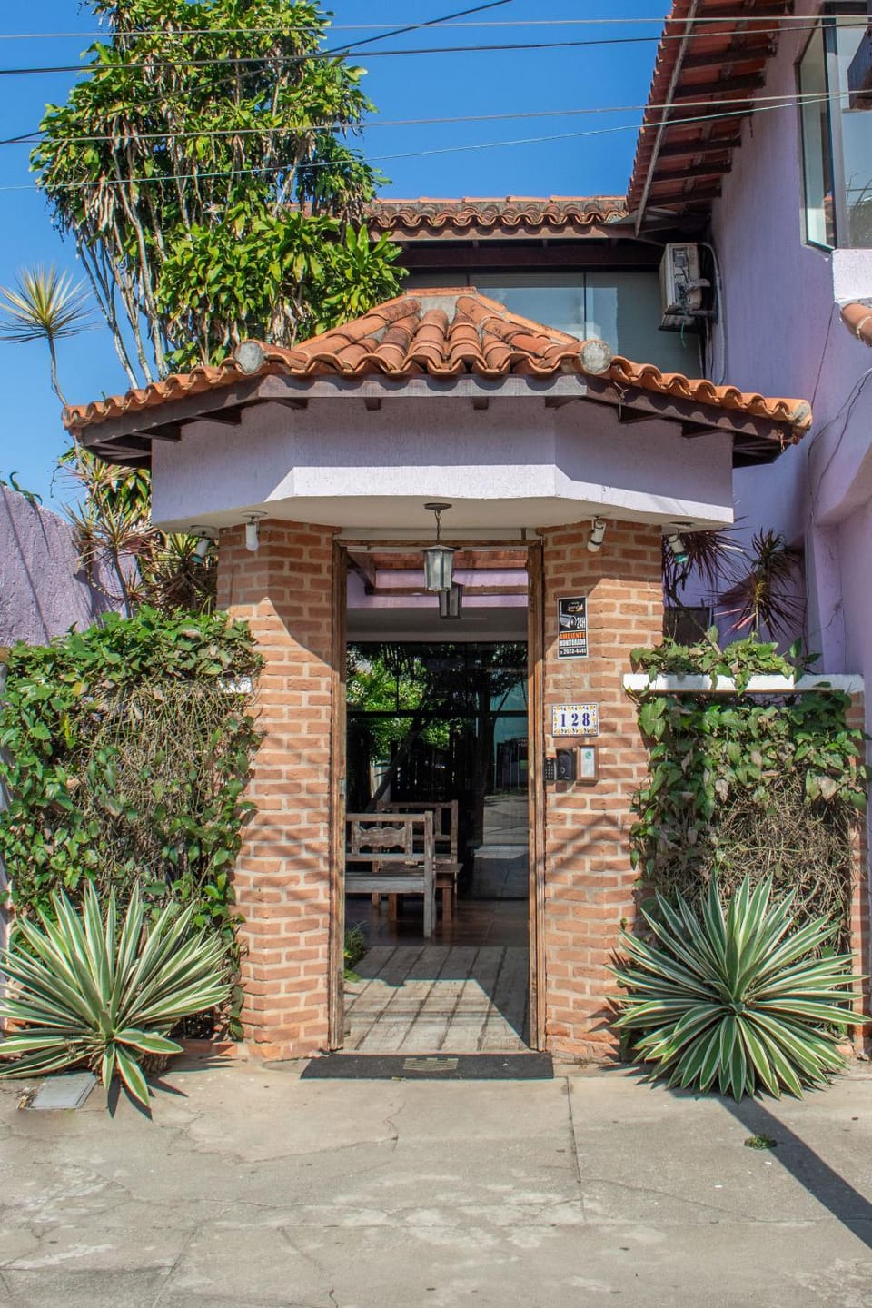 Facade/entrance