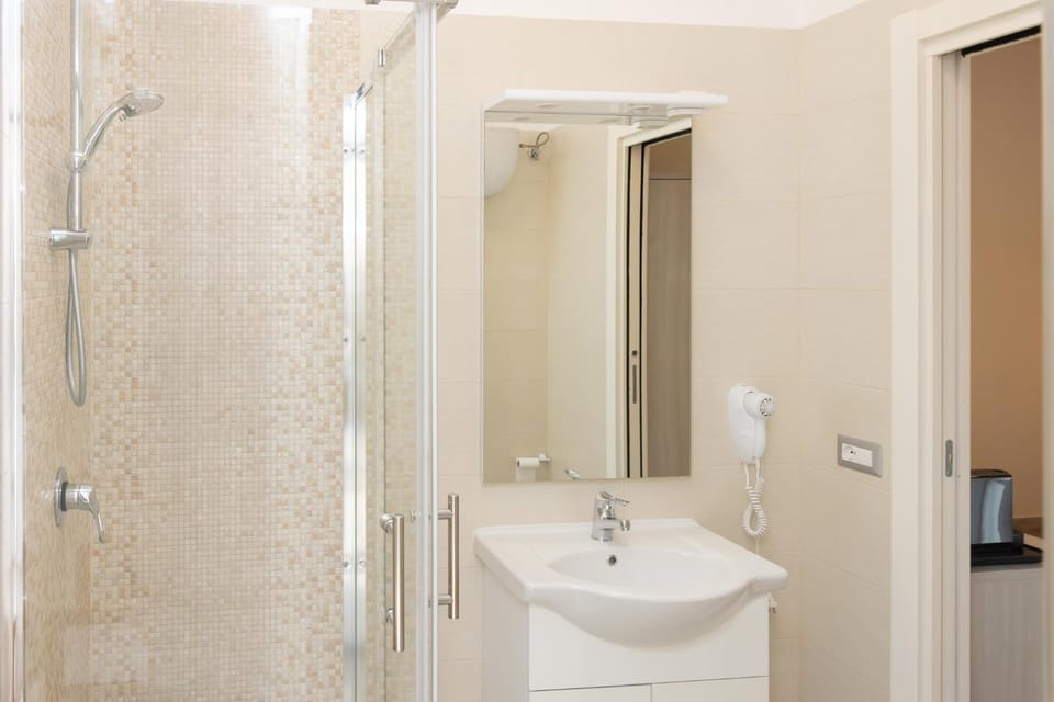 Shower, Bathroom