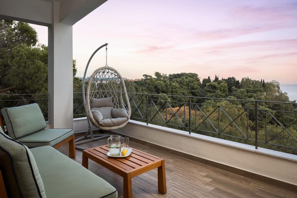 Natural landscape, View (from property/room), Balcony/Terrace, Seating area