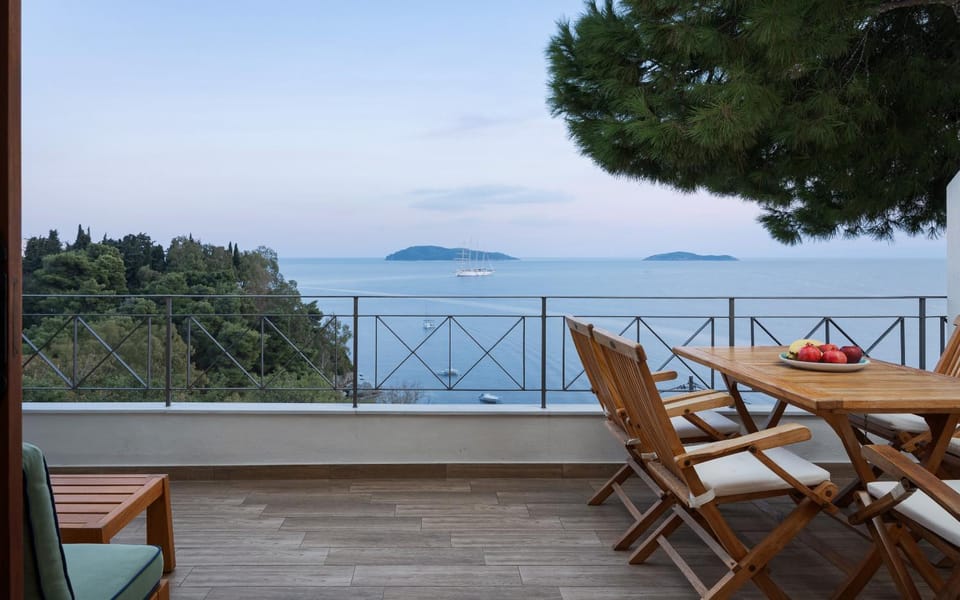Day, View (from property/room), Balcony/Terrace, Seating area, Sea view
