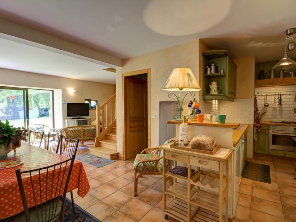 Gîte authentique 6 pers avec jardin à Marols - FR-1-496-1 House in Auvergne-Rhône-Alpes