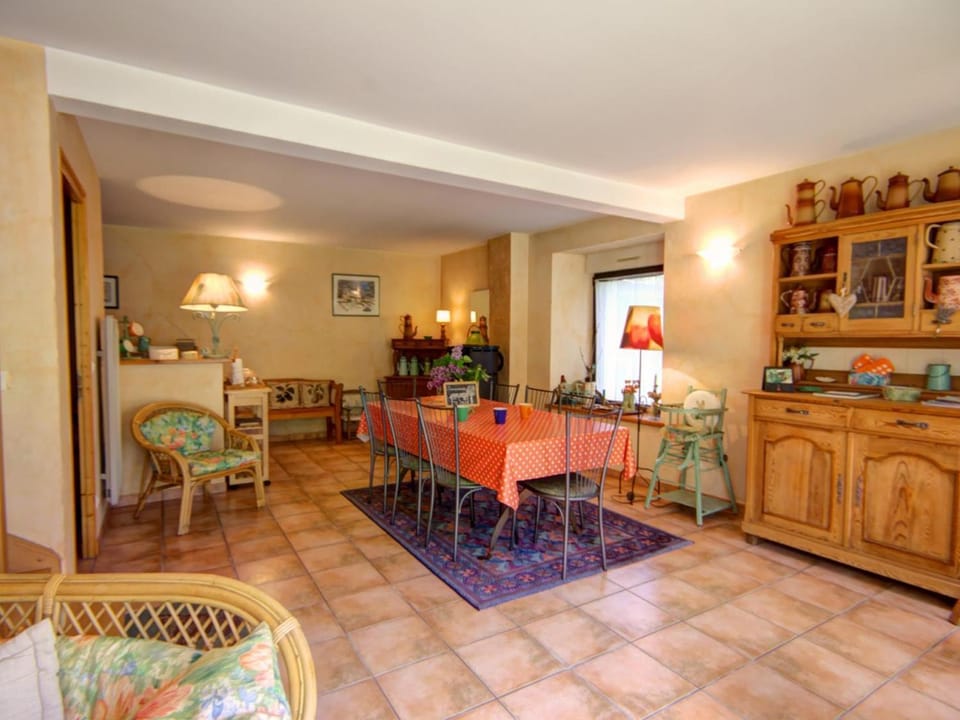 Gîte authentique 6 pers avec jardin à Marols - FR-1-496-1 House in Auvergne-Rhône-Alpes